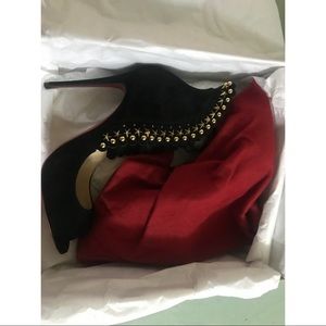Never worn christian louboutin heels